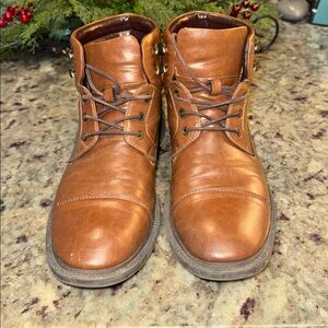 Kenneth Cole Reaction leather boots. Great shape! Size 9.5